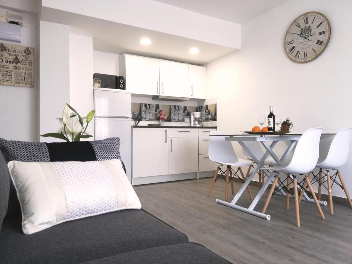 Beachfront Modern And Spacious Apartment Torrevieja Kültér fotó