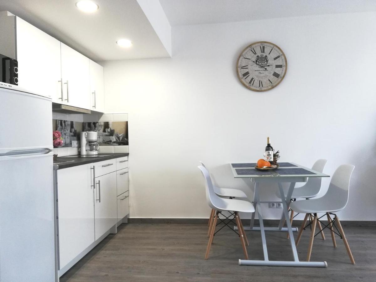 Beachfront Modern And Spacious Apartment Torrevieja Kültér fotó