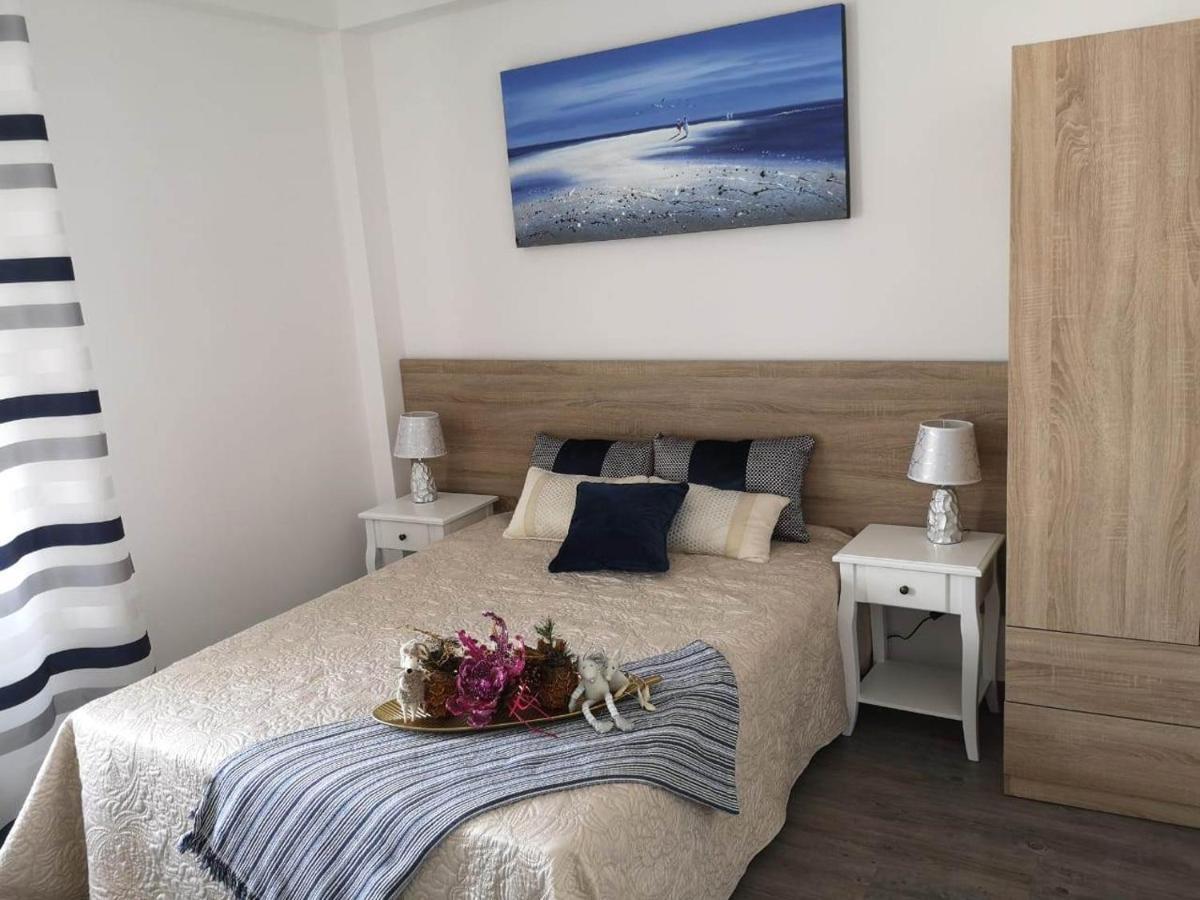 Beachfront Modern And Spacious Apartment Torrevieja Kültér fotó