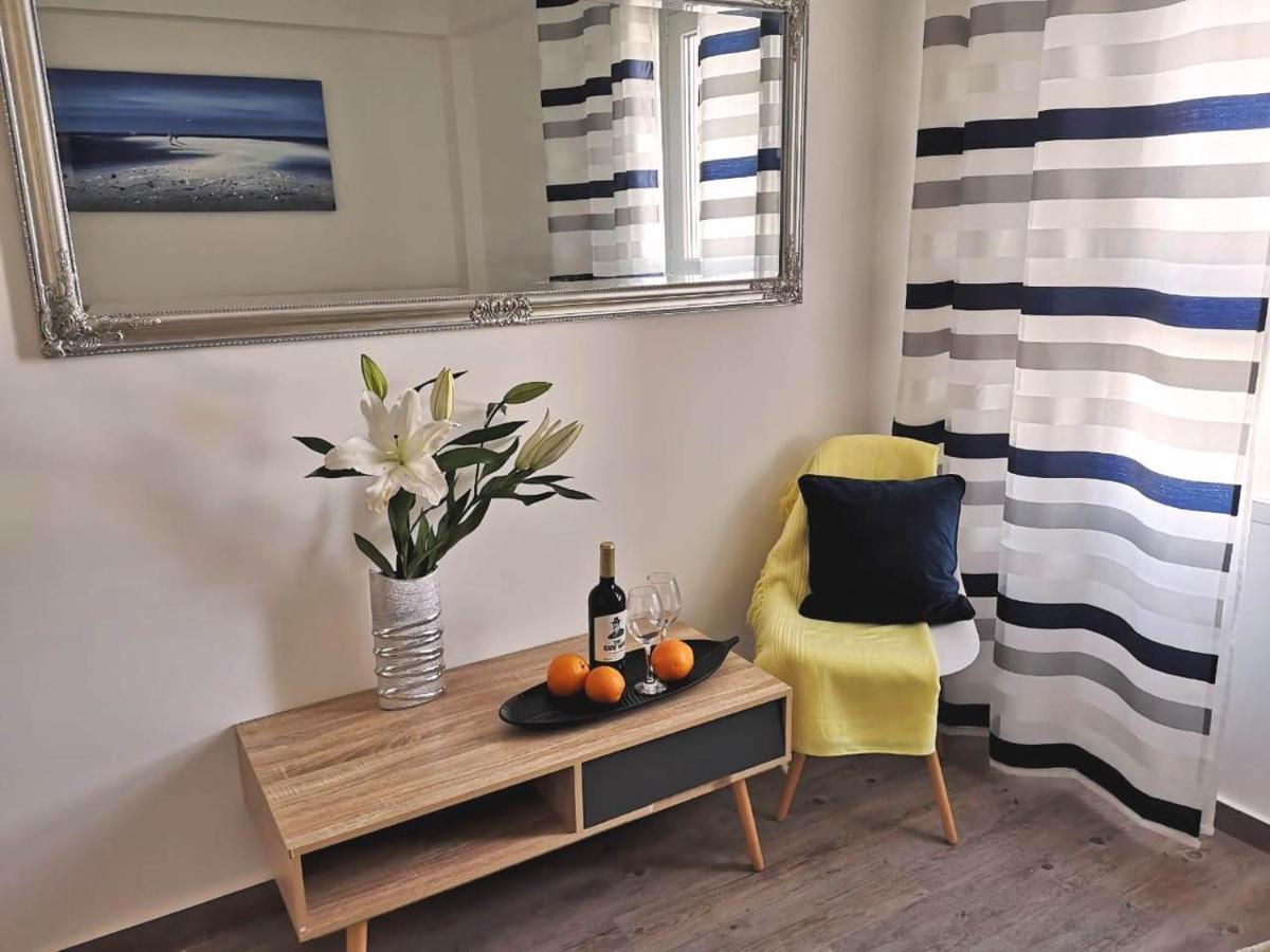 Beachfront Modern And Spacious Apartment Torrevieja Kültér fotó