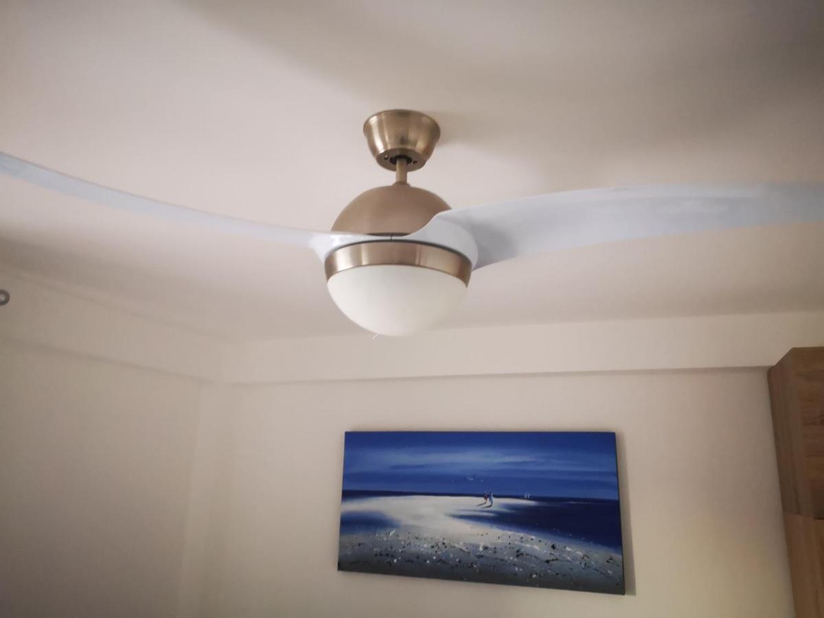 Beachfront Modern And Spacious Apartment Torrevieja Kültér fotó
